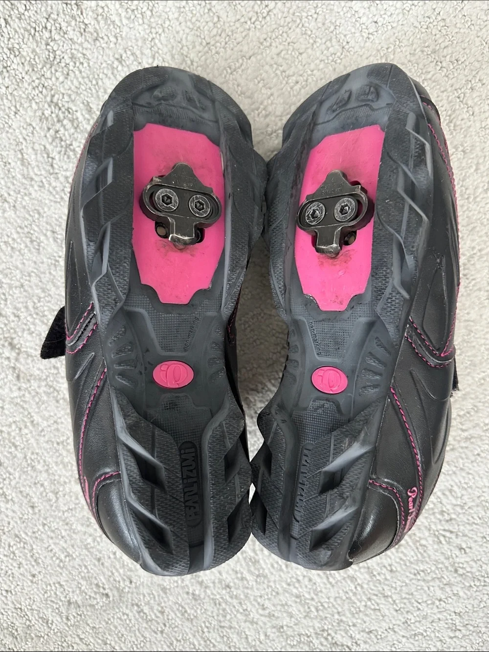 Pearl Izumi Women's Black and Pink Cycling Shoes